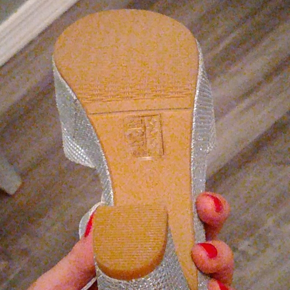 Heels - Picture 3 of 4